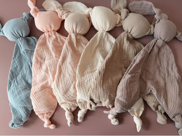 Tutpopje met naam - meerdere kleuren - Studio Joliva