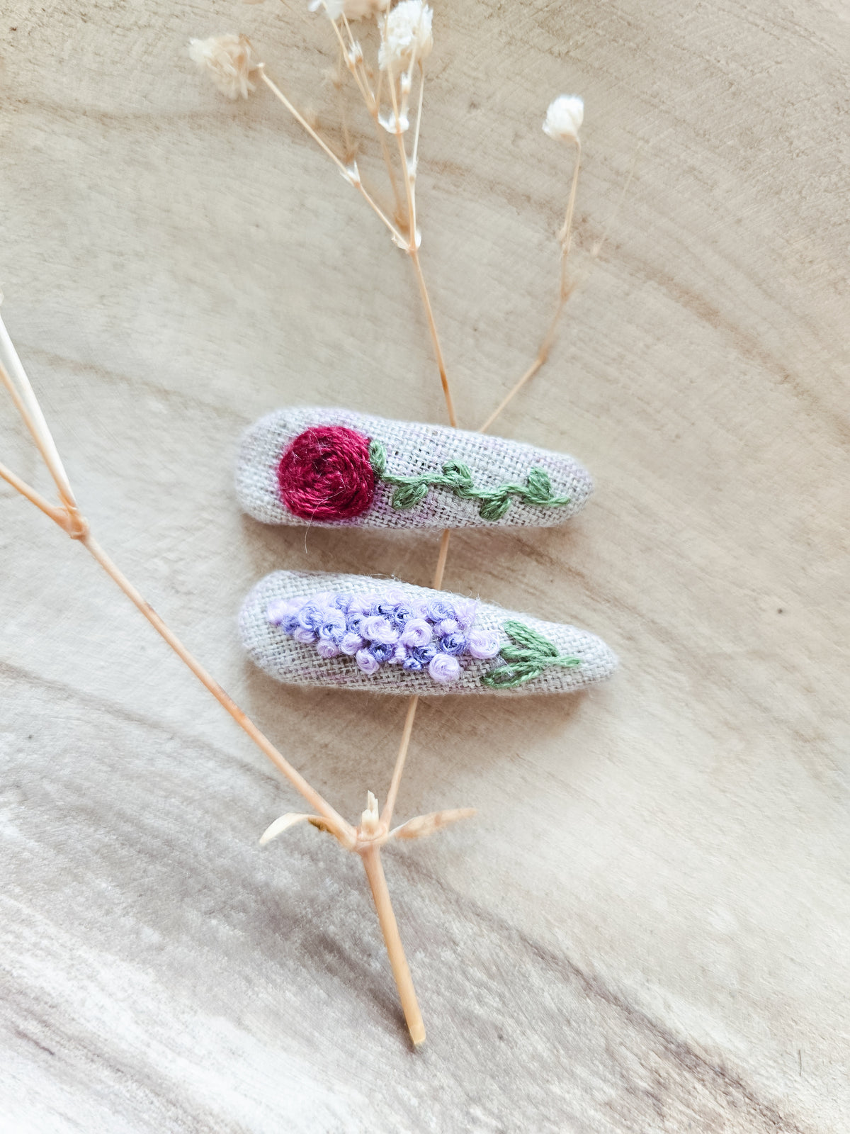 Handgeborduurde speldjes - Lavendel